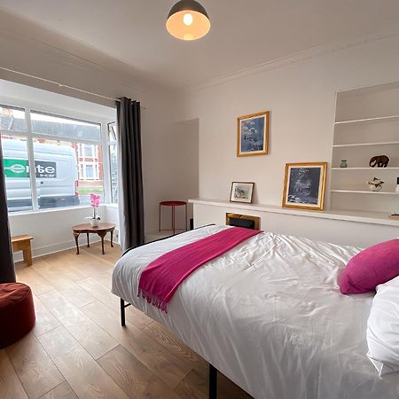 4-Bedroom Home - Perfect For Those Working In Bridgend - By Tailored Accommodation Buitenkant foto